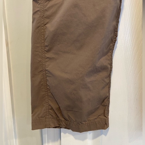 L.L. Bean Size 4 Brown Nylon Stretch Capri Cargo Hiking Pants Zip Pockets - Picture 3 of 12